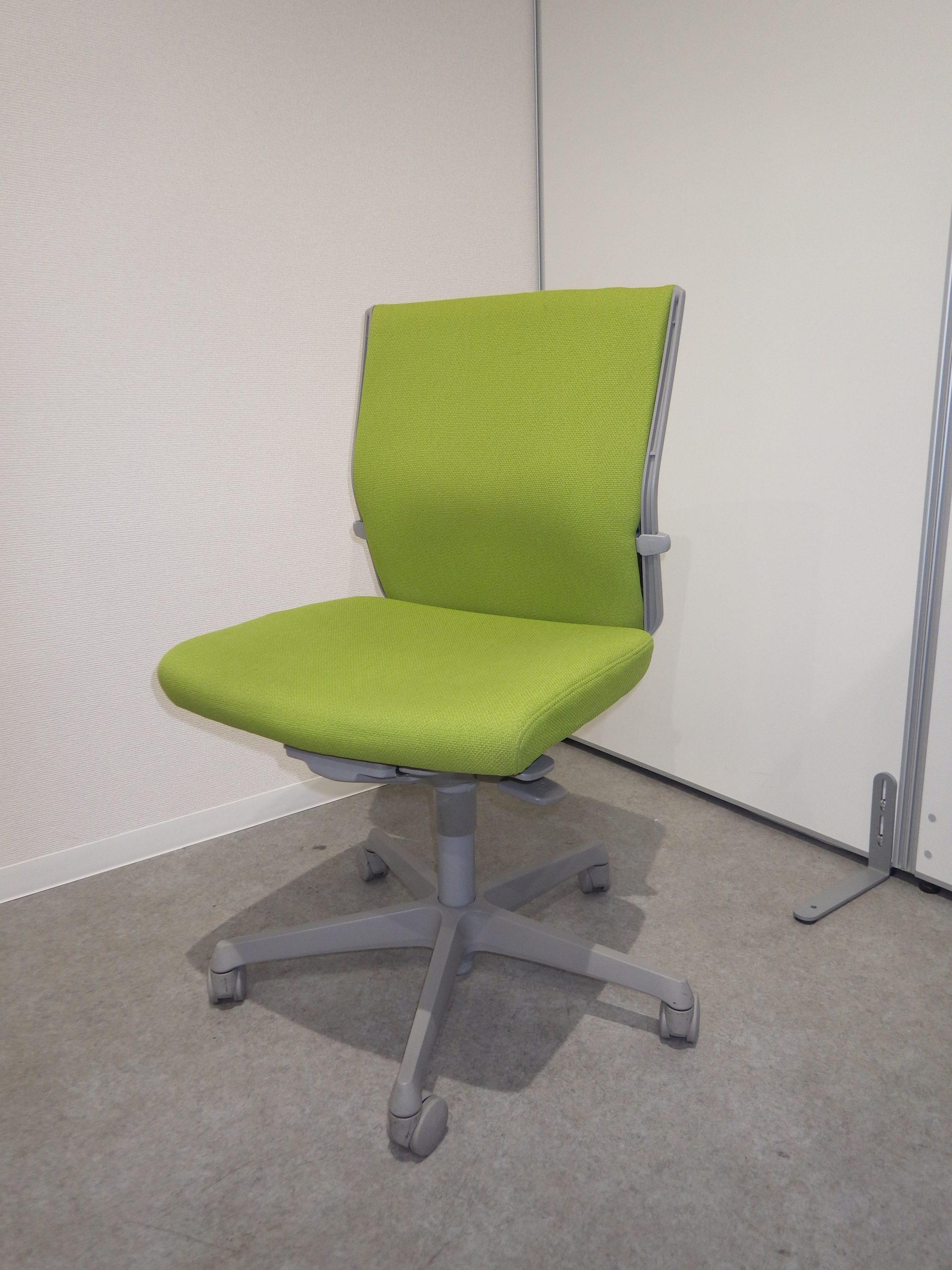 OAチェア 肘無 緑エスクード オカムラ8