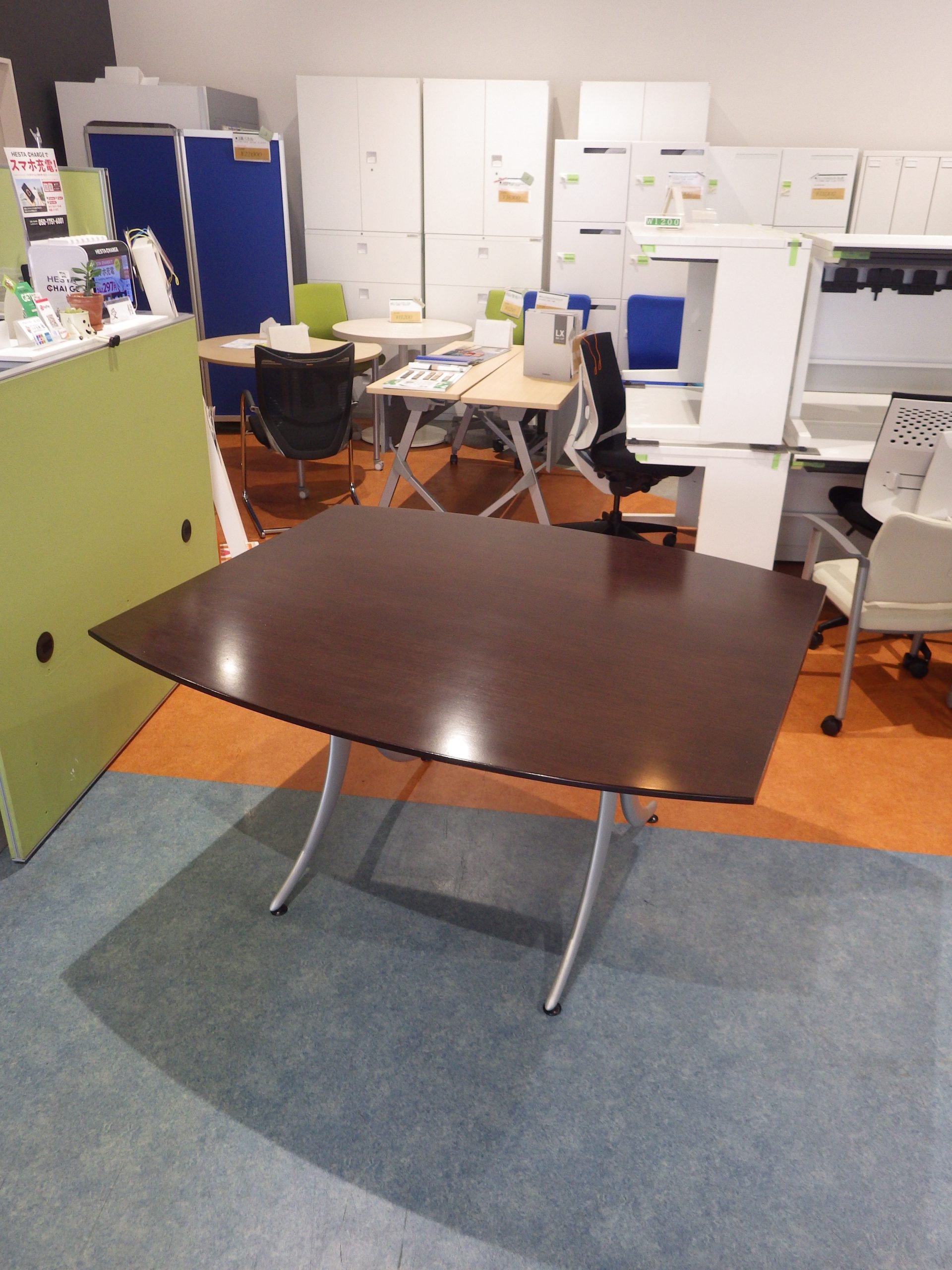 ミーティングテーブル W1400 イトーキ1
