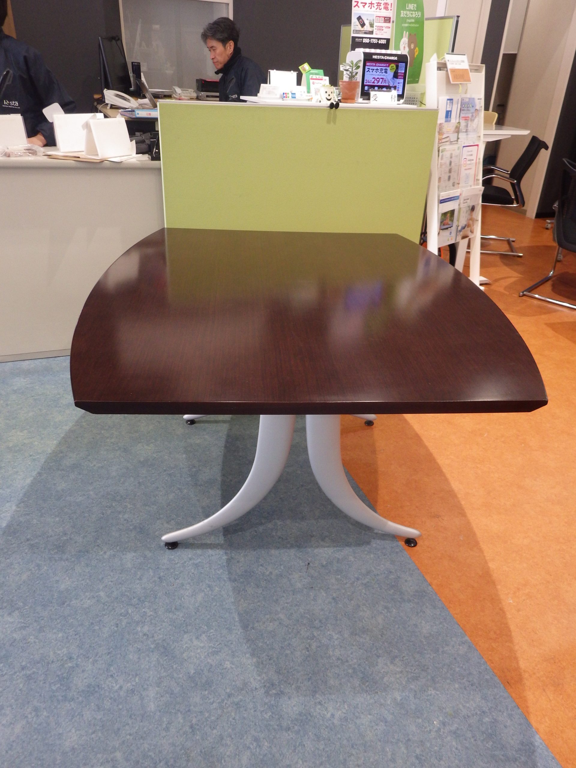 ミーティングテーブル W1400 イトーキ2