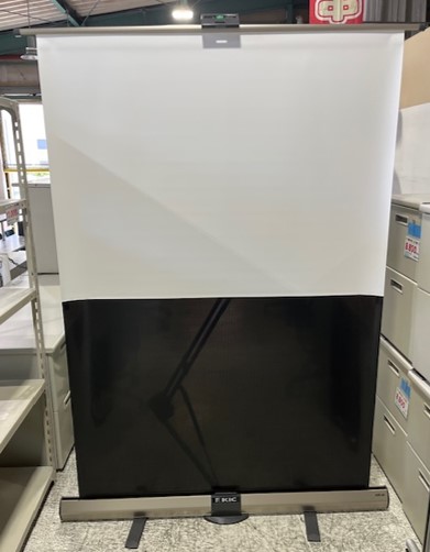 スクリーン自立倒立式60インチ1