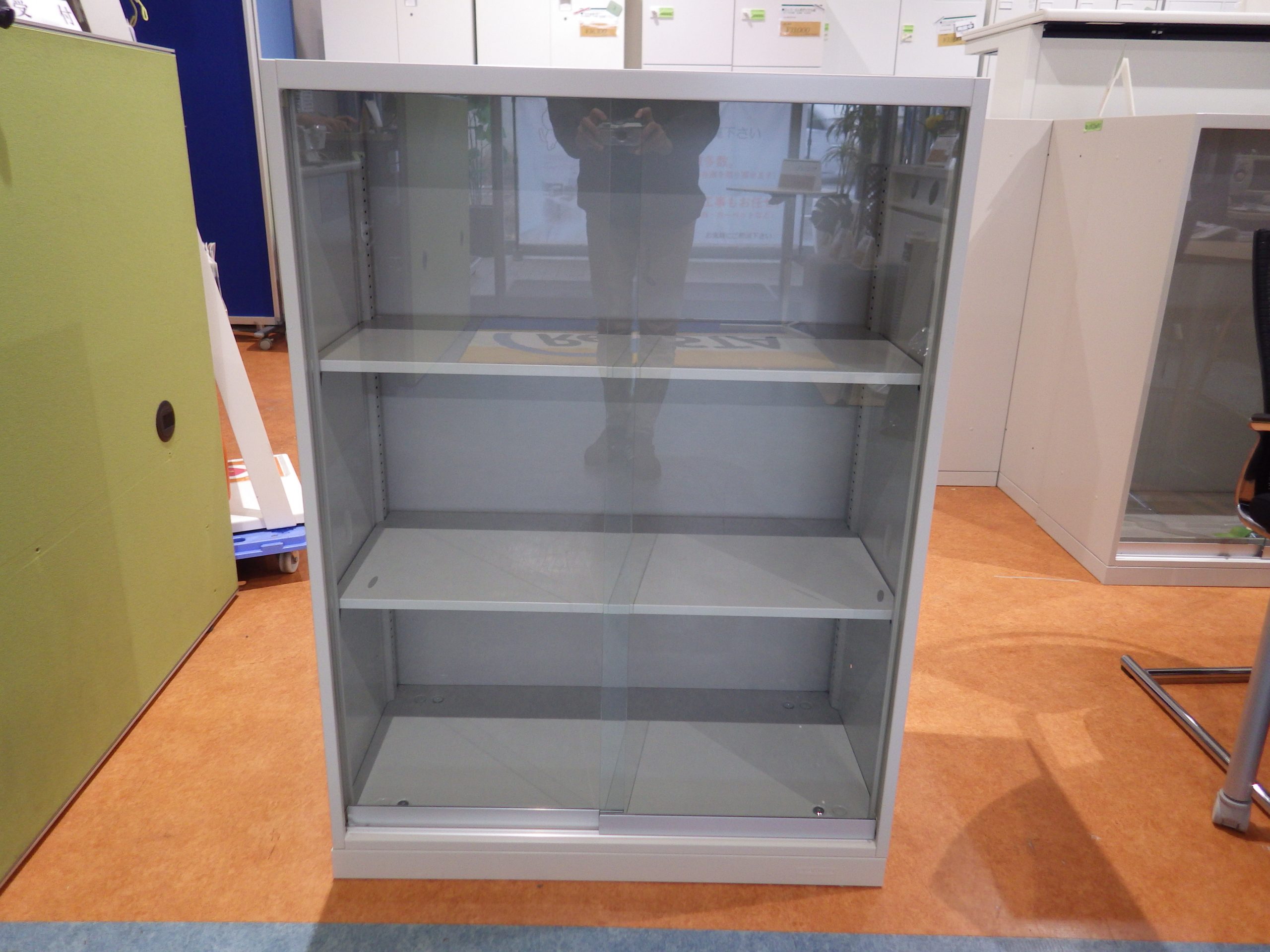 ★オカムラ　ガラス書庫入荷のお知らせ★