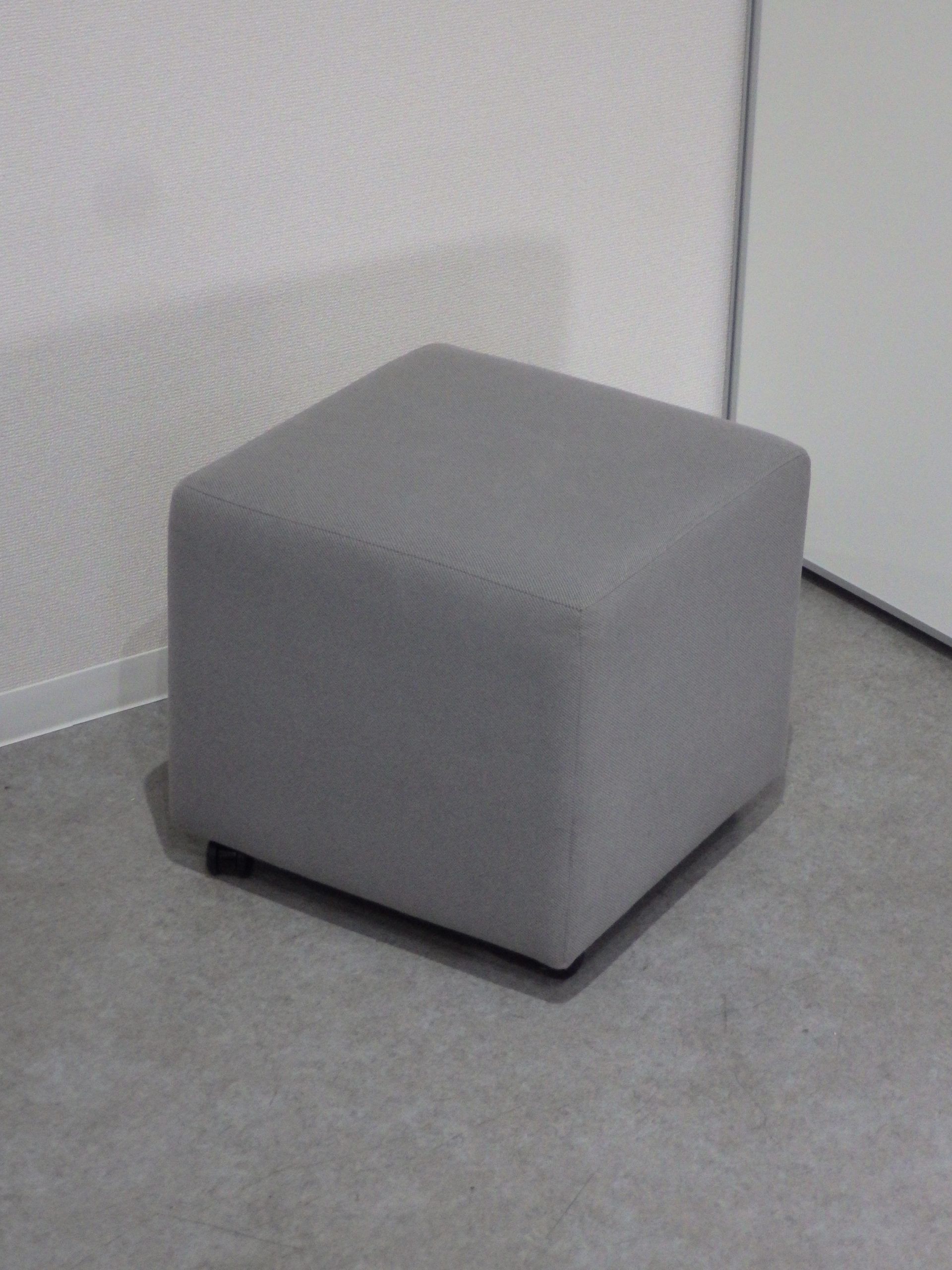 スツール ハックスキャスター付 グレー4