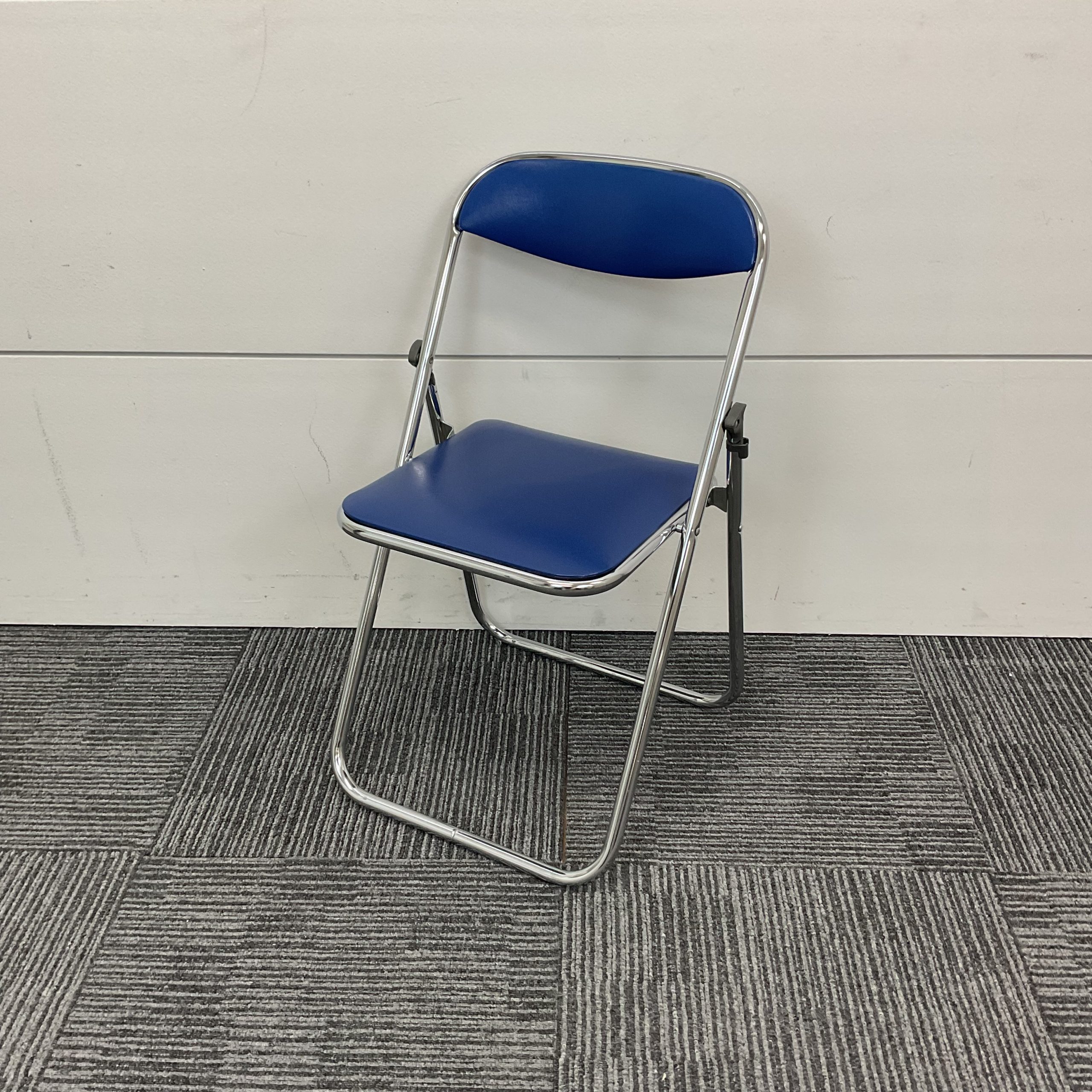 中古 折りたたみ椅子 再入荷しました♪