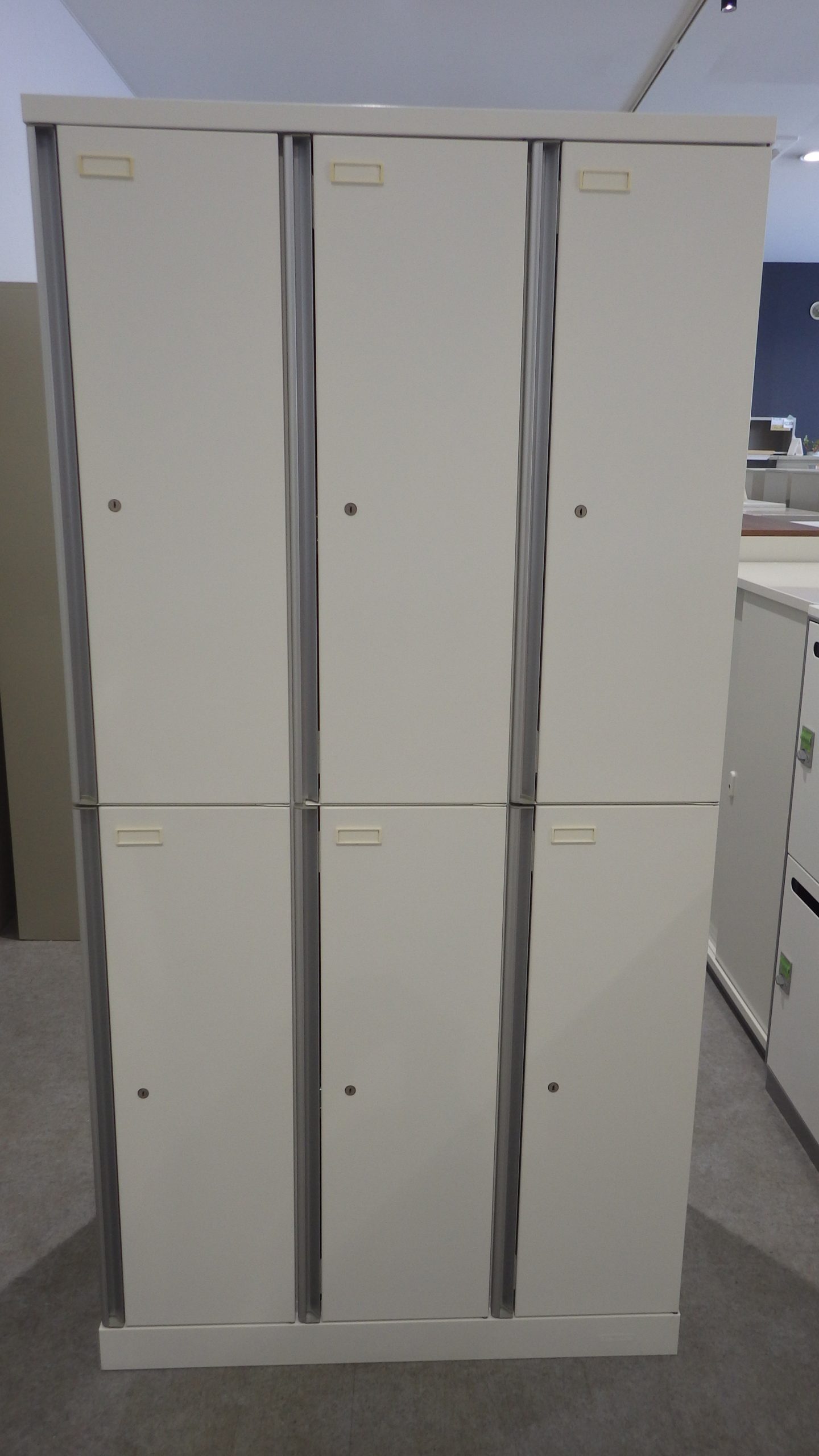 ★オカムラ　ロッカー6人用入荷のお知らせ★