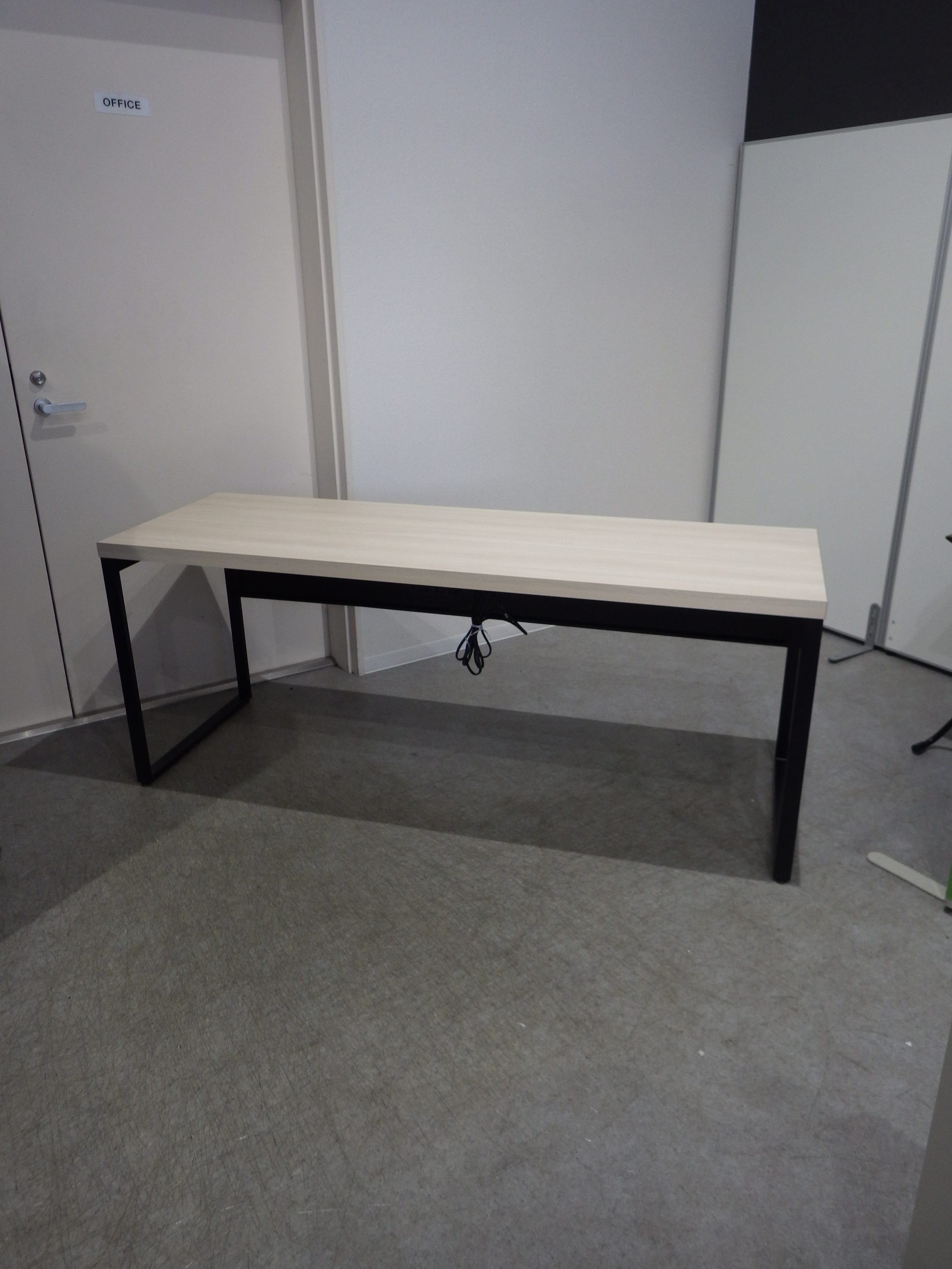 テーブル(幕板付) W1800 オカムラ6