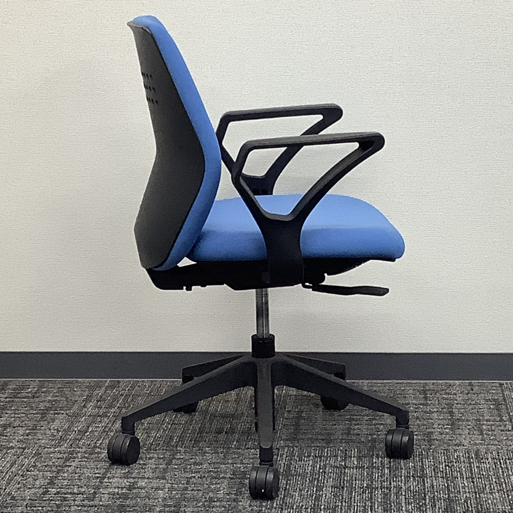 NCチェア(肘付)ブルー4