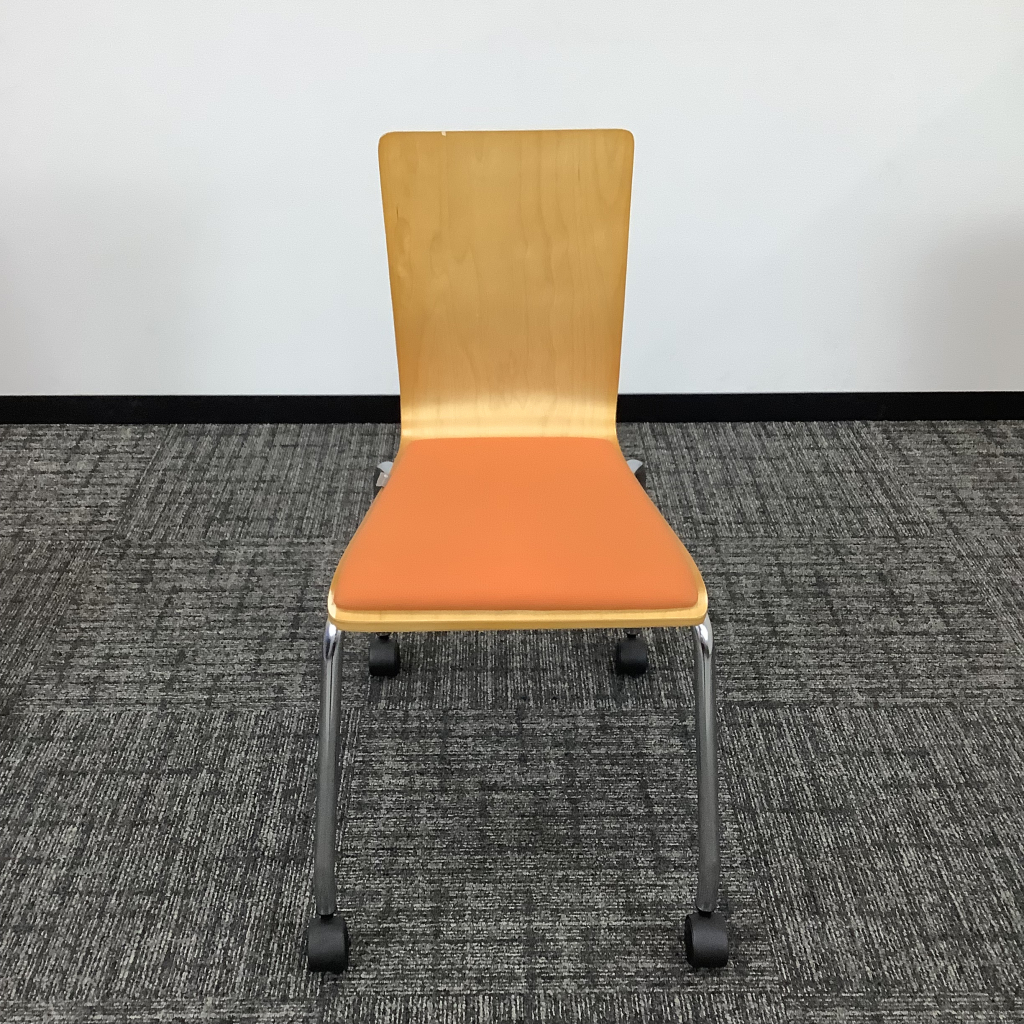 プライウッドキャスターチェア オレンジ3