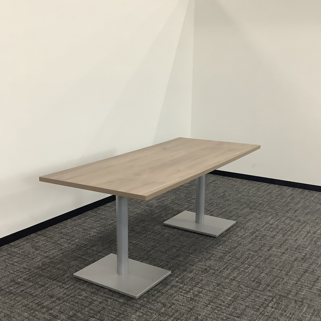 商談テーブル(W1800×D800 脚シルバー)7