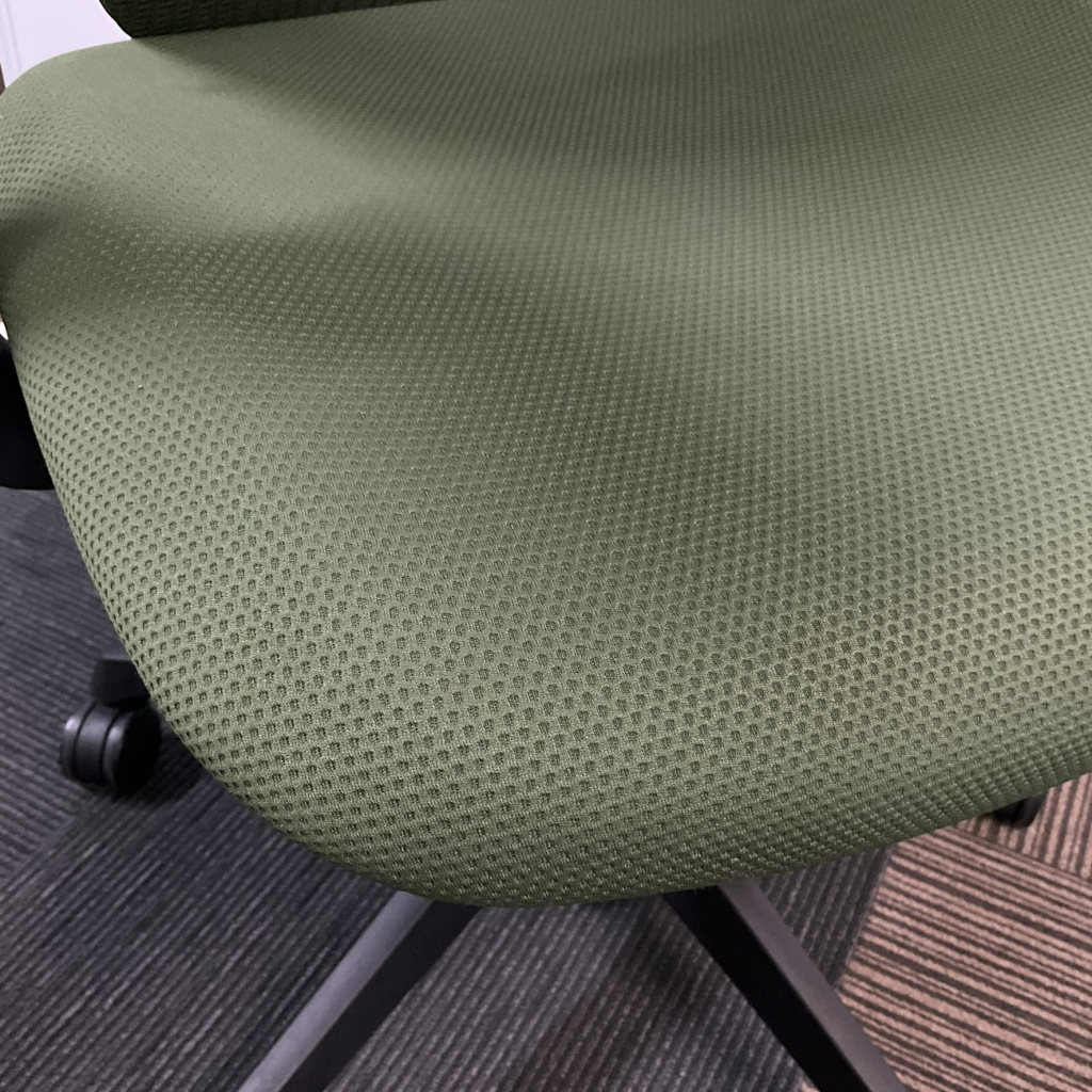 OAチェア(肘付)背メッシュ ハンガー付4