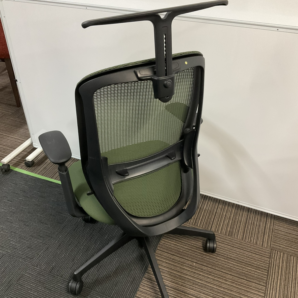 OAチェア(肘付)背メッシュ ハンガー付7