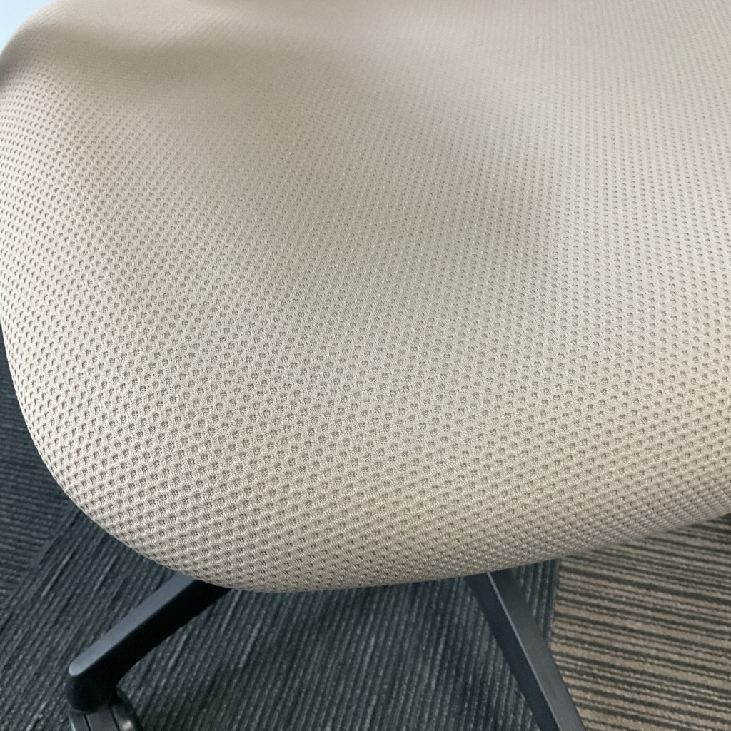 OAチェア(肘付)背メッシュ ハンガー付4