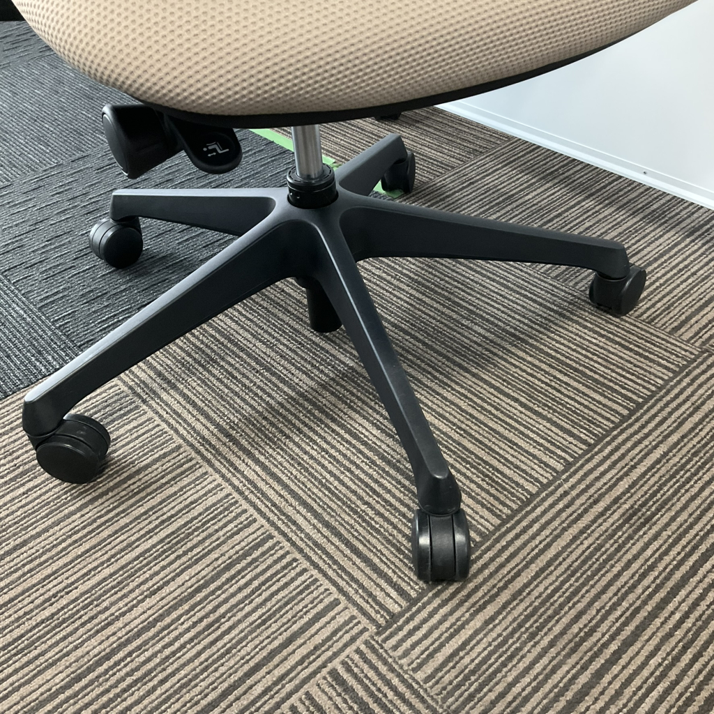 OAチェア(肘付)背メッシュ ハンガー付6