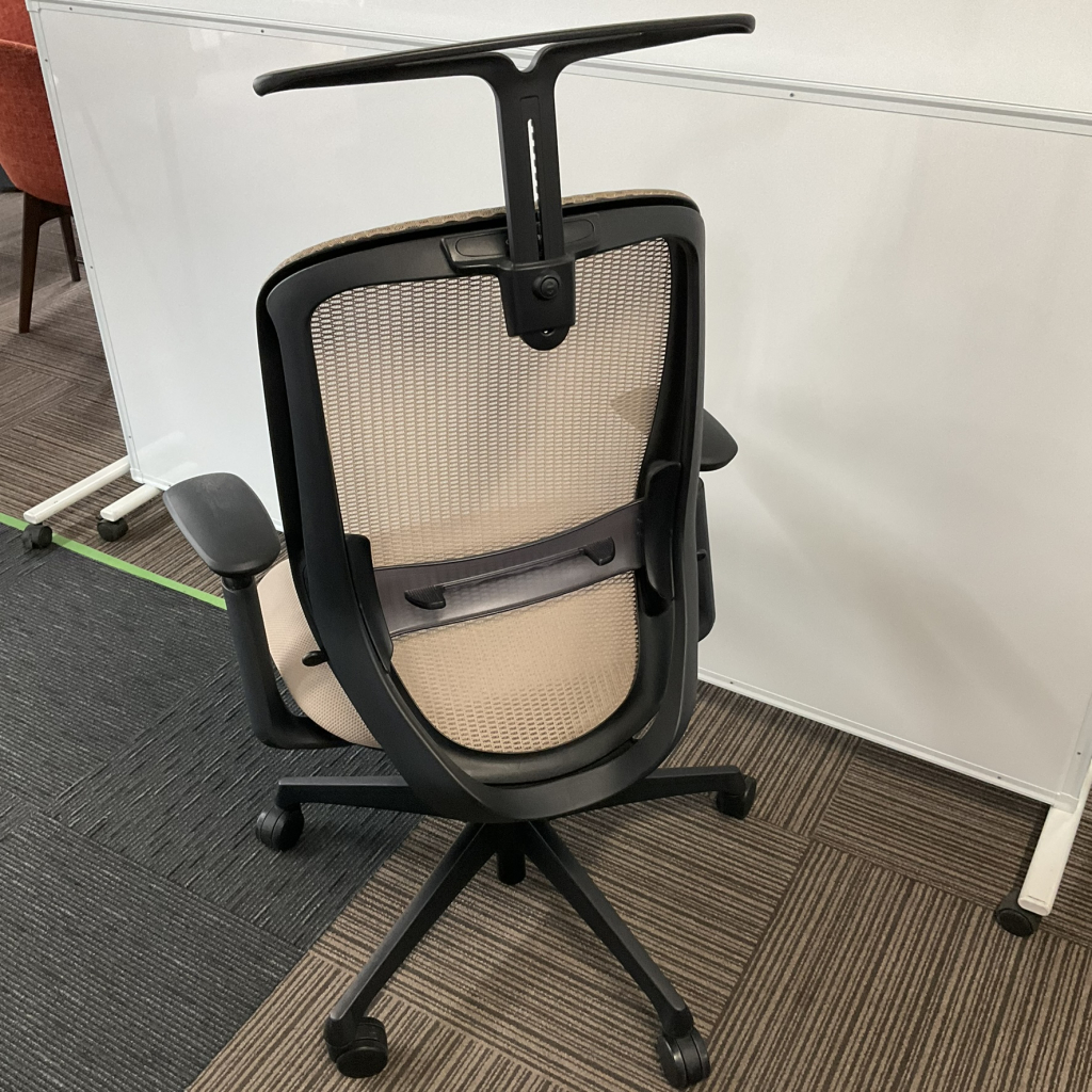 OAチェア(肘付)背メッシュ ハンガー付7