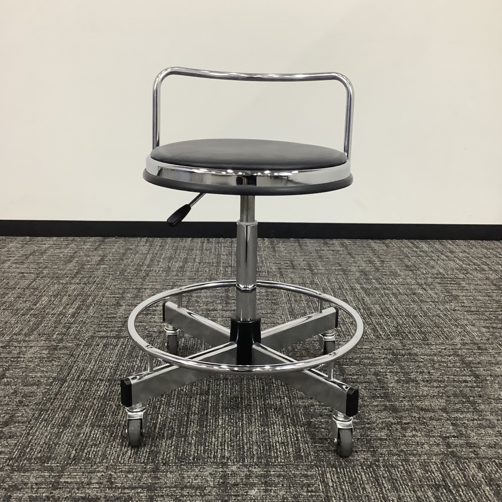 ハイチェア(昇降式)2