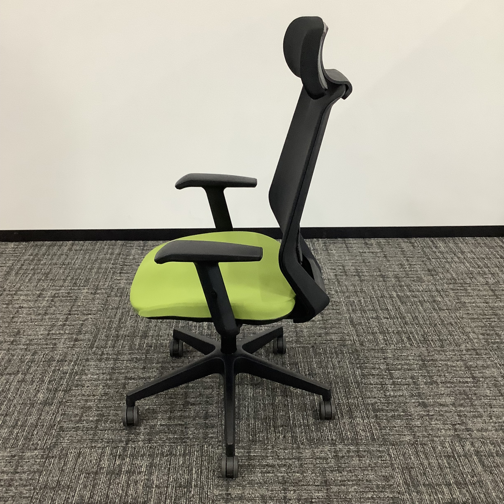 OAチェア(肘・ヘッドレスト付・座グリーン)4