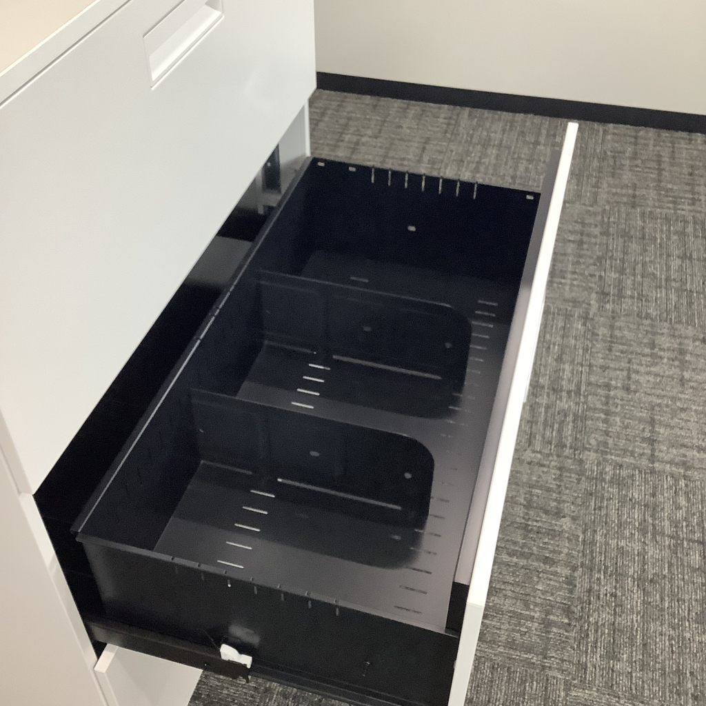 キャビネット3段ラテラル下置天板5