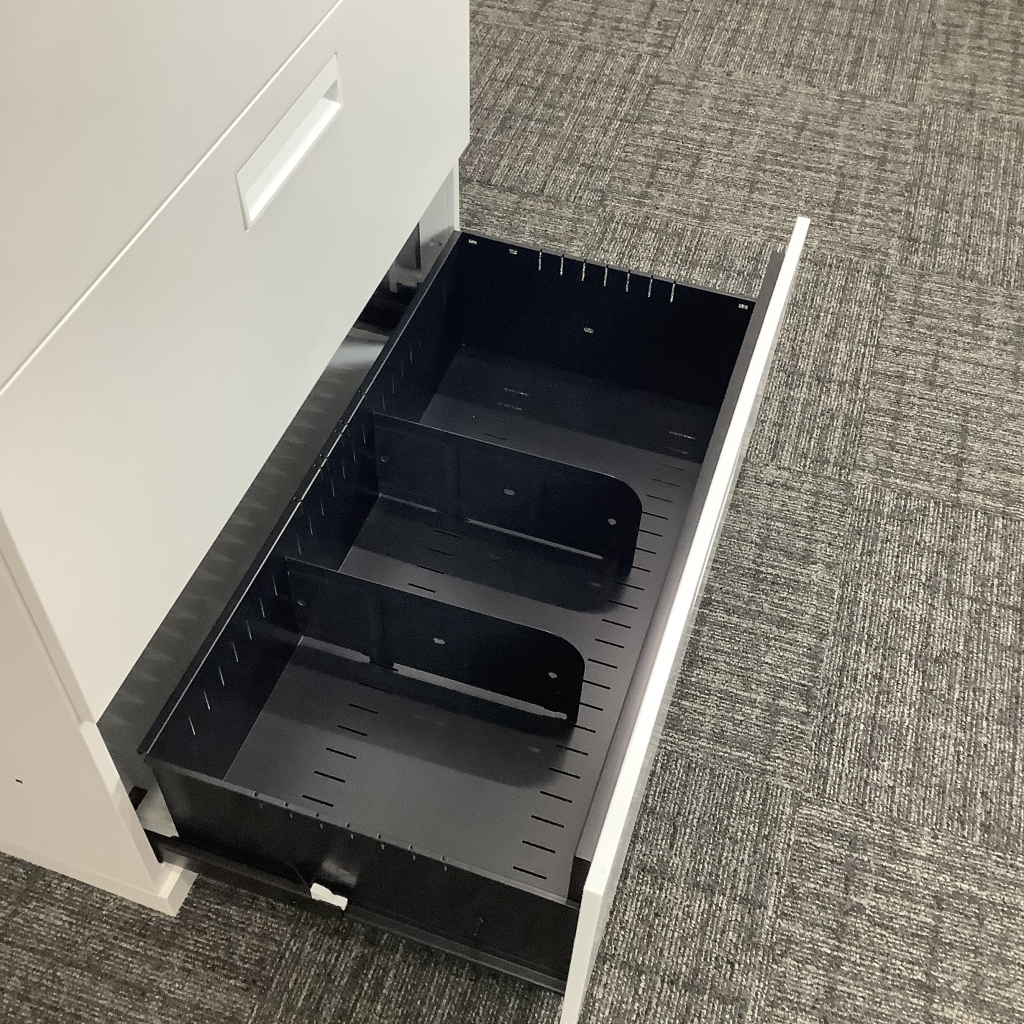 キャビネット3段ラテラル下置天板6