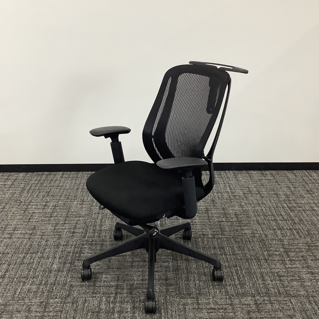 オフィスチェア肘付オカムラシルフィー3