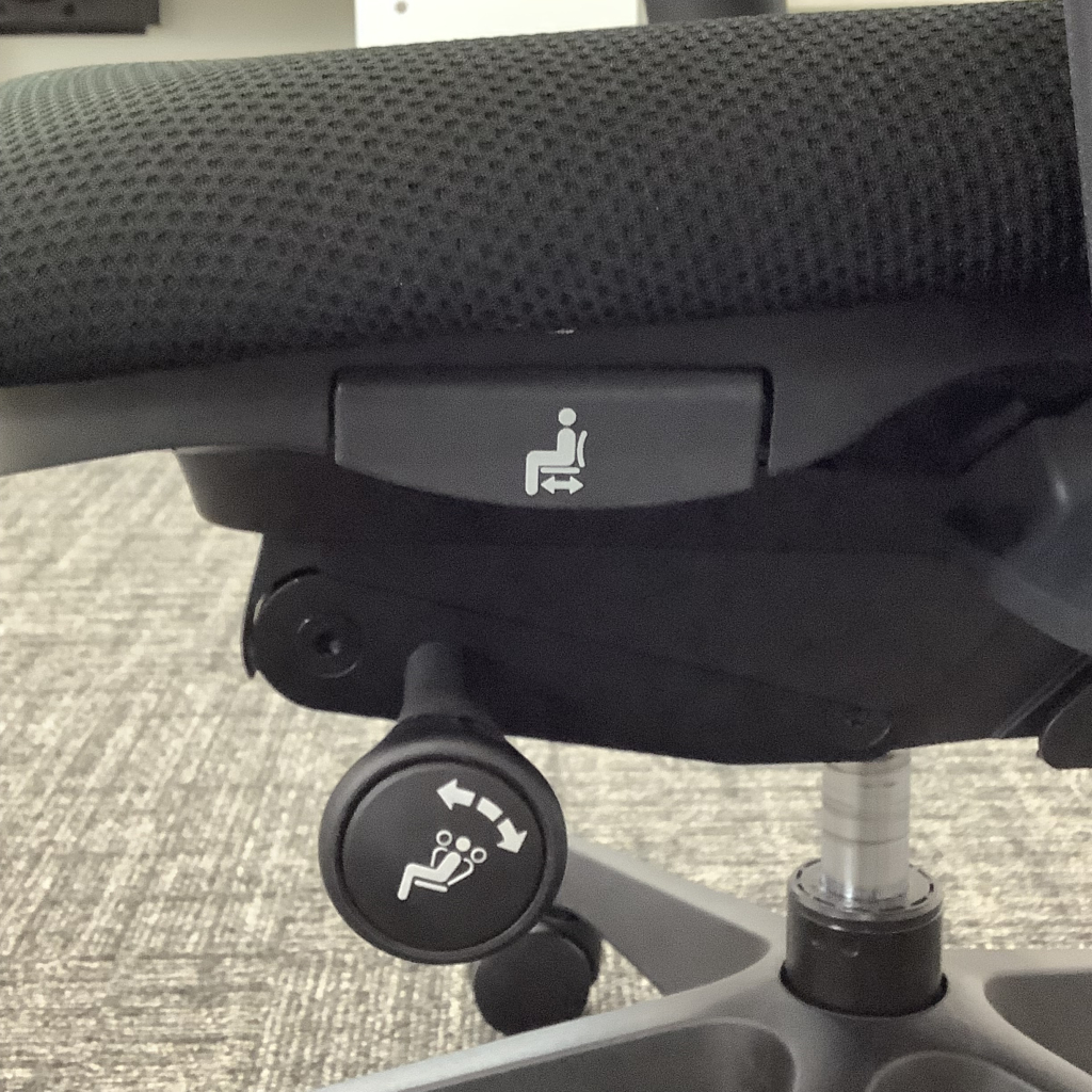 オフィスチェア肘付オカムラシルフィー7