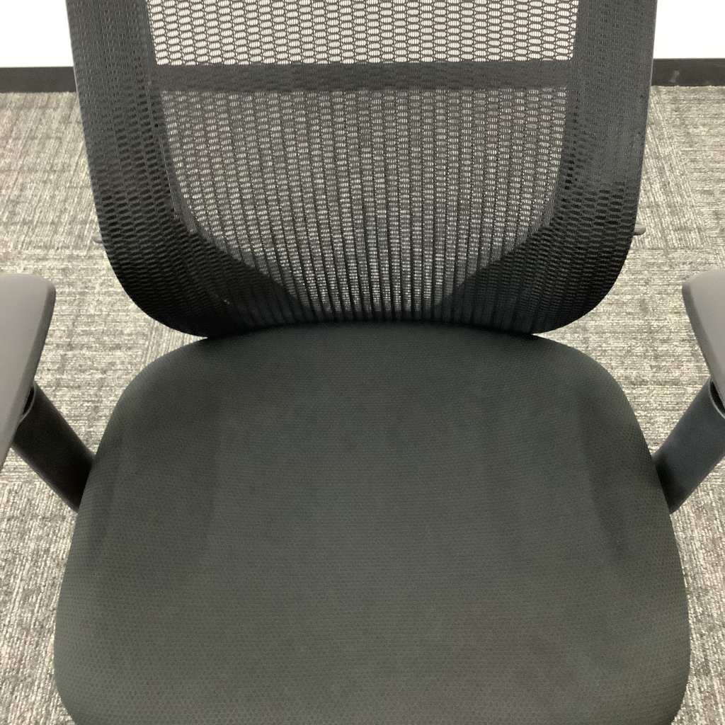 オフィスチェア肘付オカムラシルフィー8