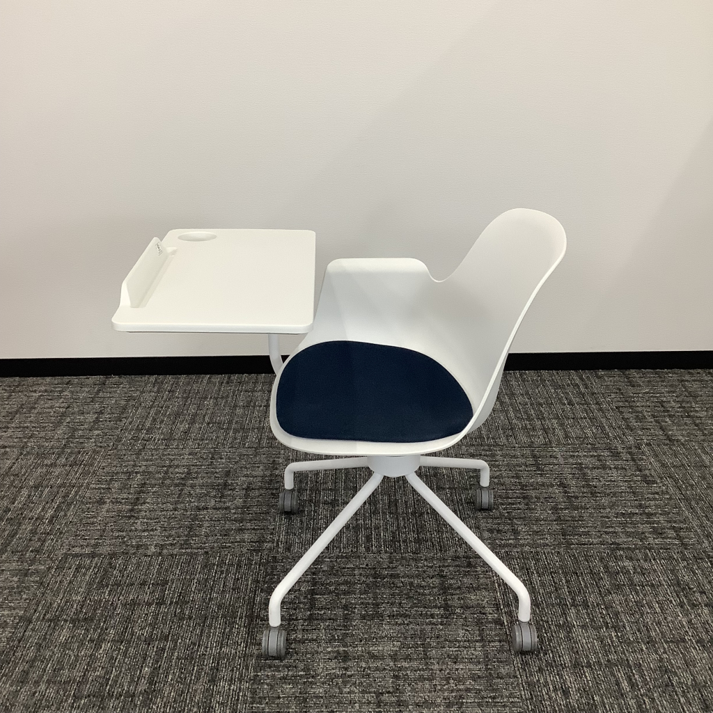 ミーティングチェア肘付コクヨオールインワンブルー4