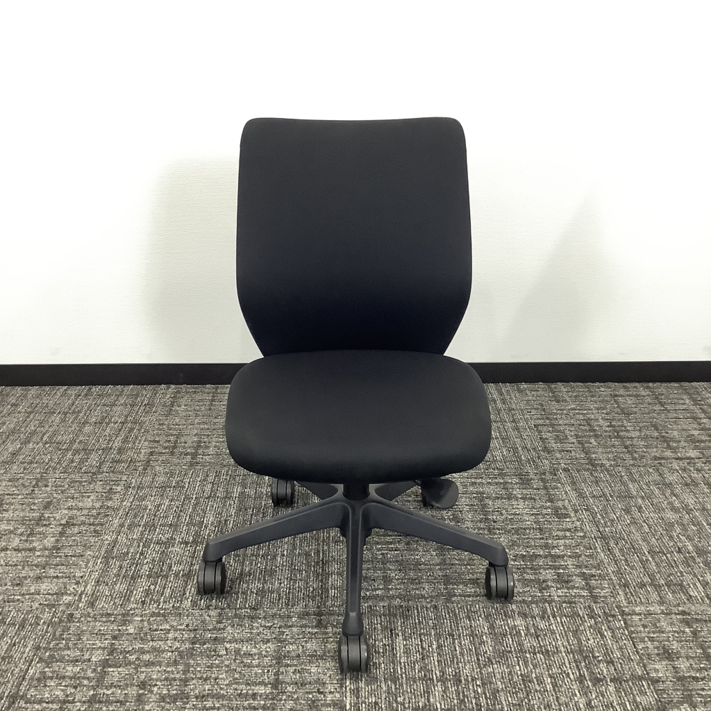 オフィスチェア肘無オカムラCG-Mシリーズブラック2