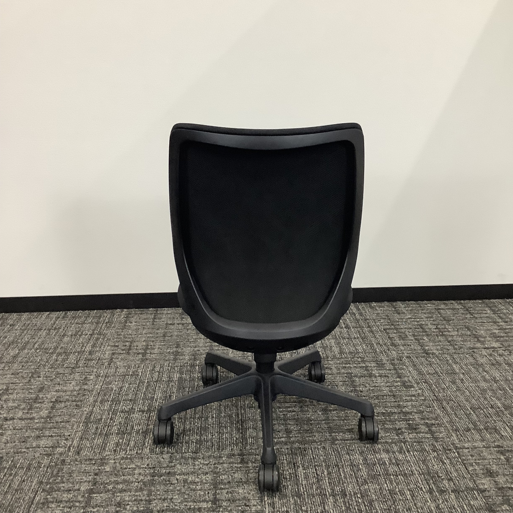 オフィスチェア肘無オカムラCG-Mシリーズブラック6