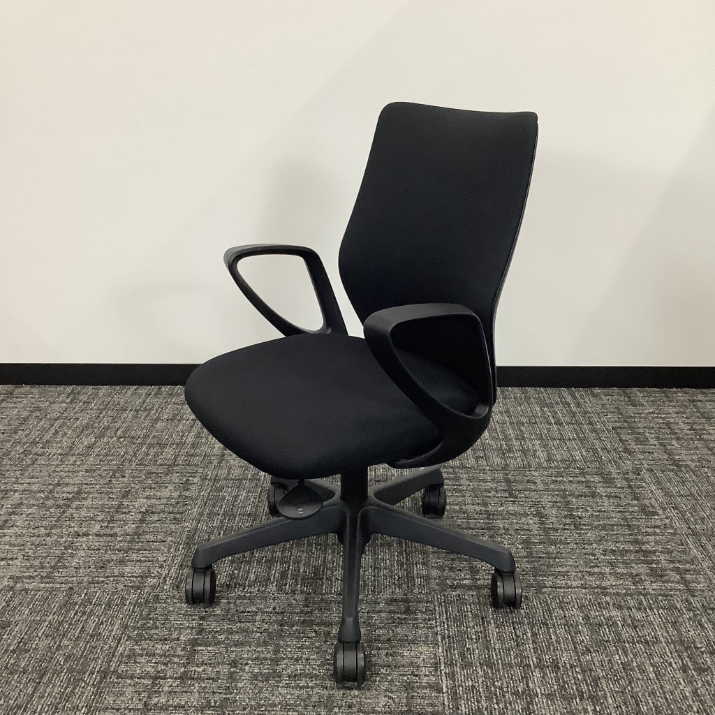 オフィスチェア肘有オカムラCG-Mシリーズブラック3