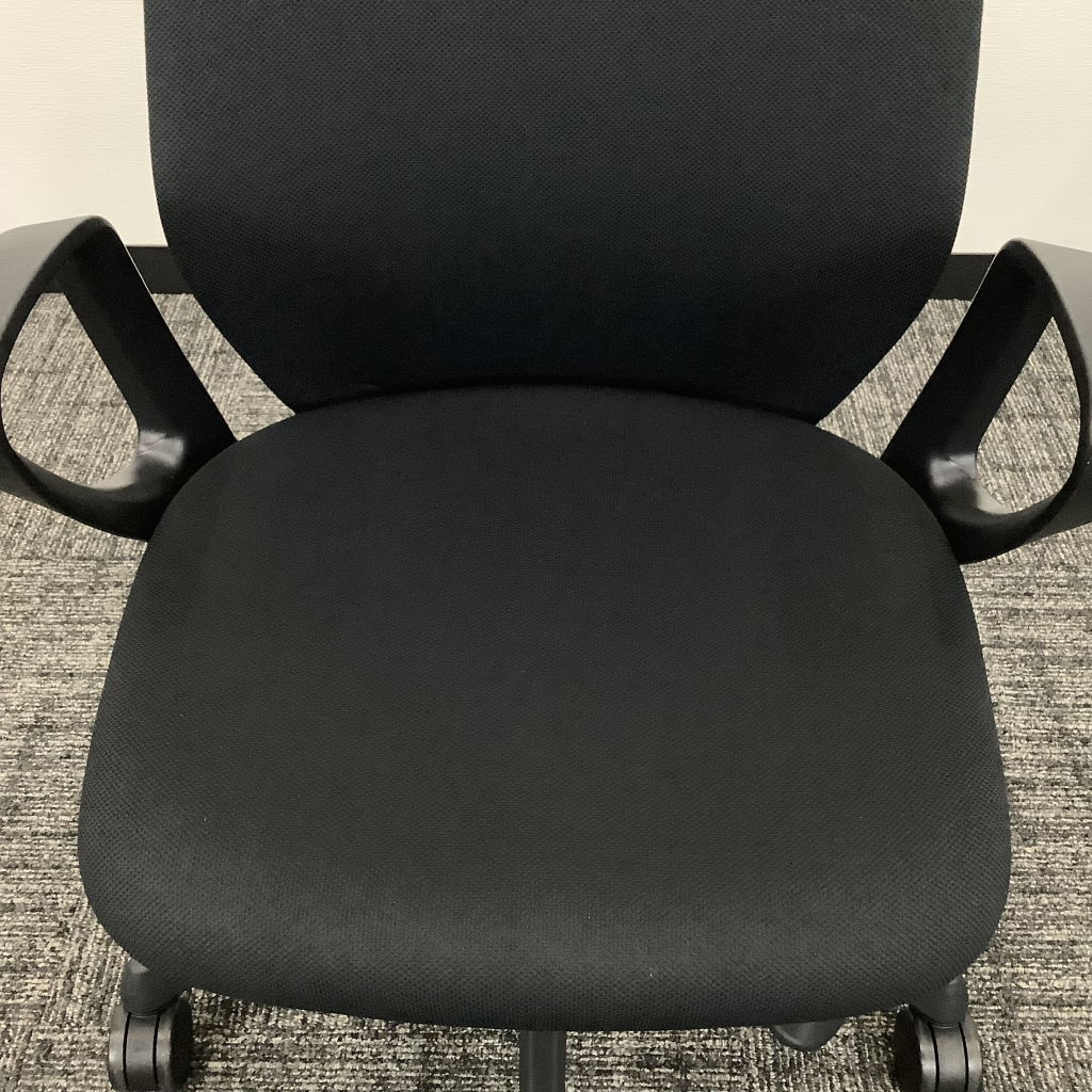 オフィスチェア肘有オカムラCG-Mシリーズブラック8