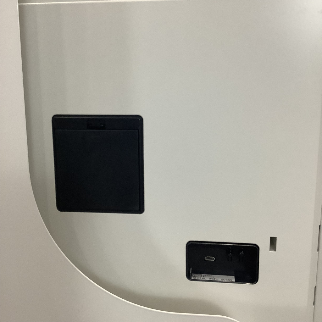 パーソナルロッカー4人用:電子キー不可B8