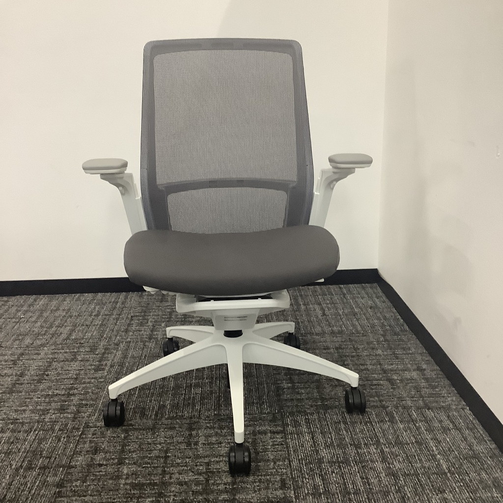 オフィスチェア肘付フィノラシリーズグレー2