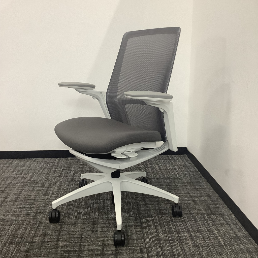 オフィスチェア肘付フィノラシリーズグレー3