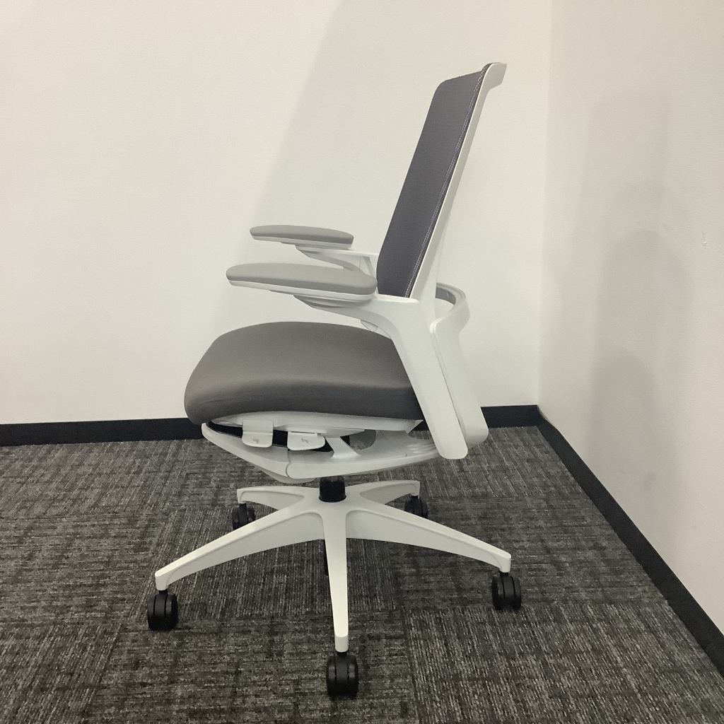 オフィスチェア肘付フィノラシリーズグレー4