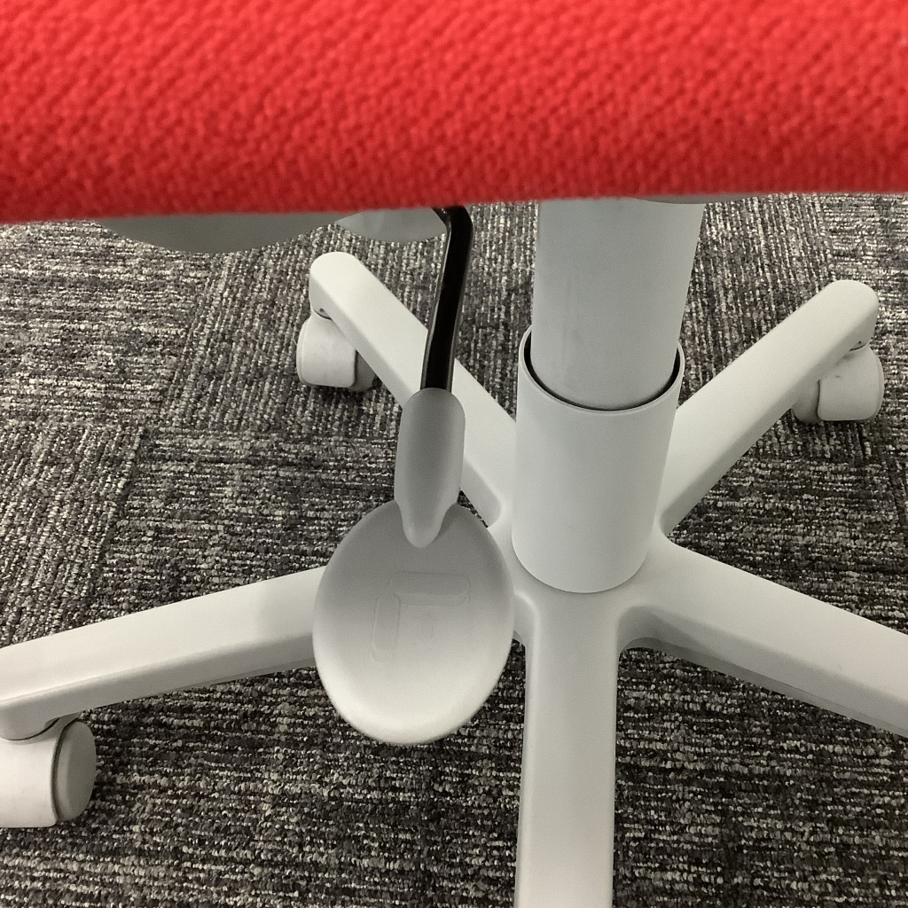 オフィスチェア肘無レッドオーバルシリーズプラス8