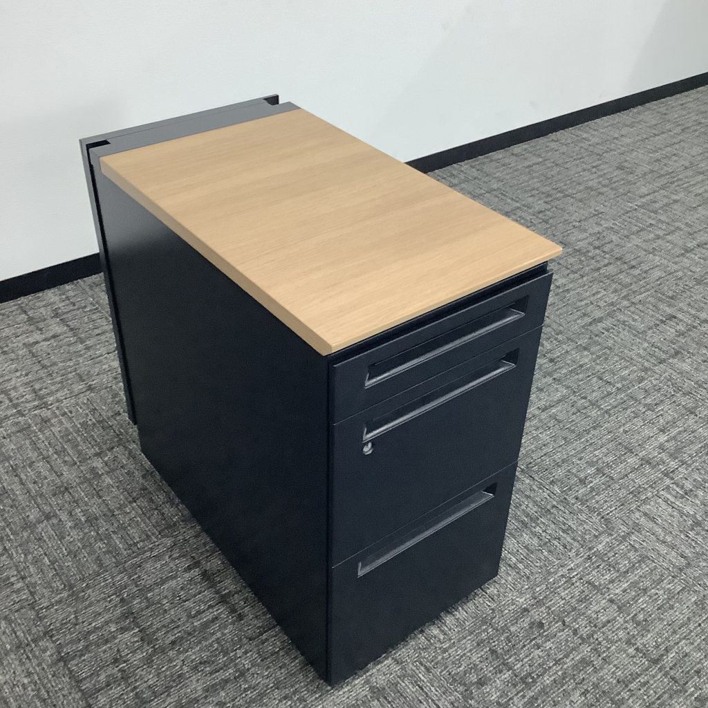 インワゴン3段木目ブラック H740 オカムラ4