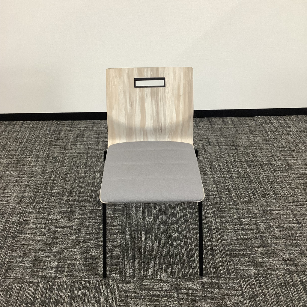 ミーティングチェア 座パッドグレー オカムラ7