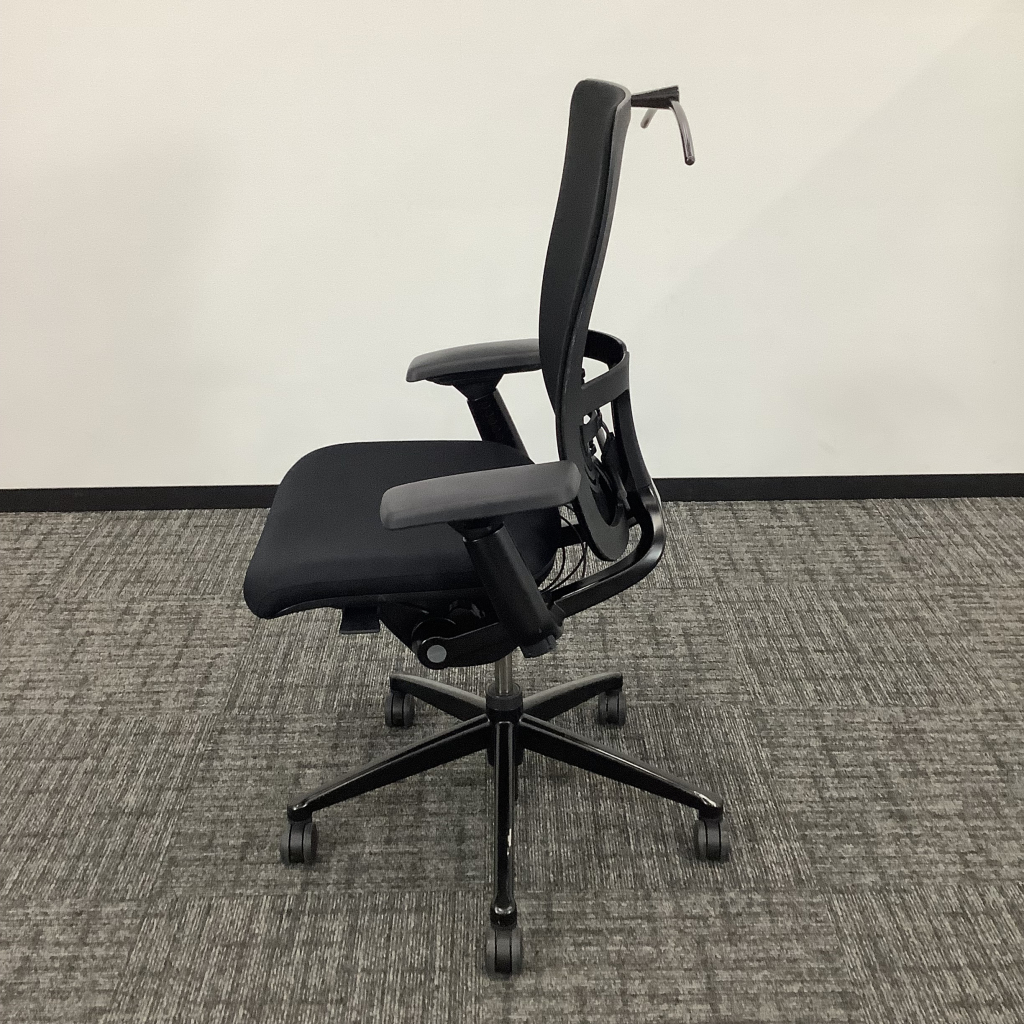 オフィスチェア 肘付 Haworth  ZODY4