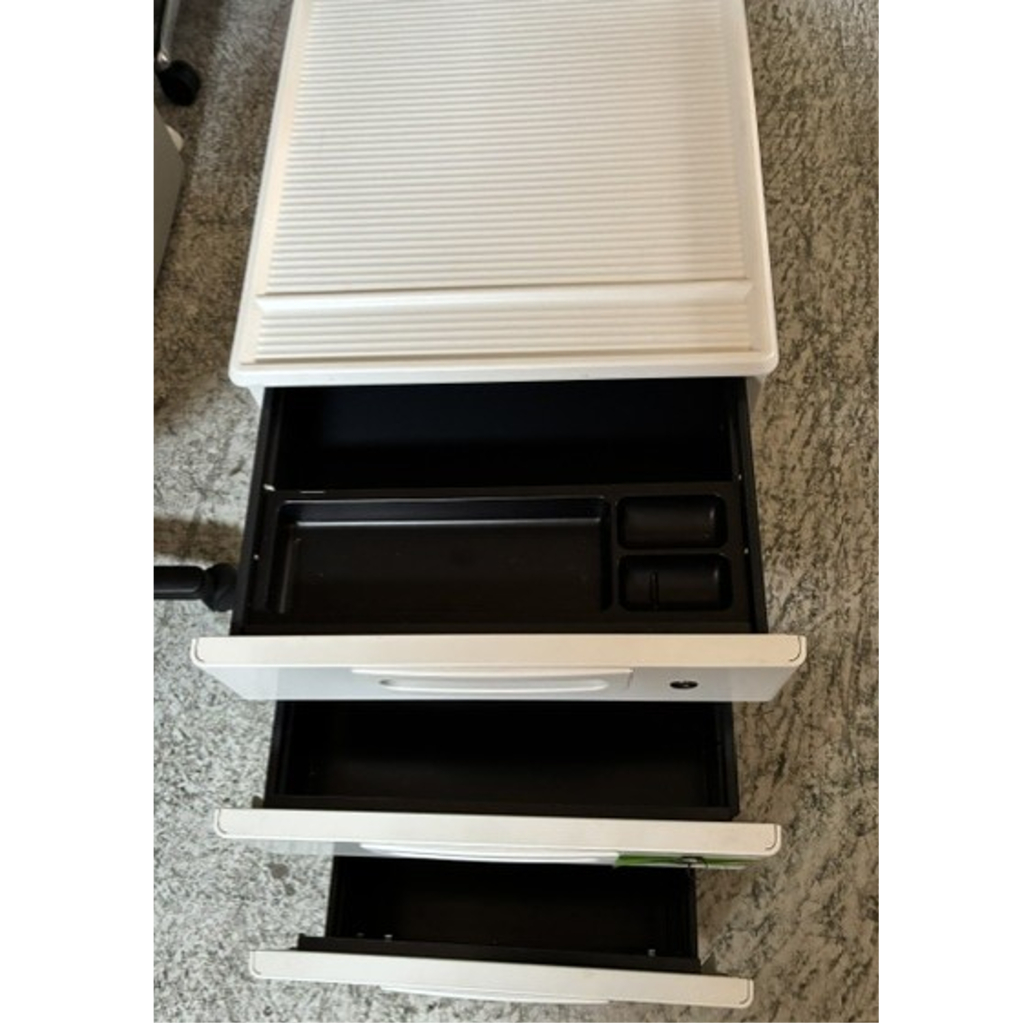 インワゴン3段 ホワイト   プラス2