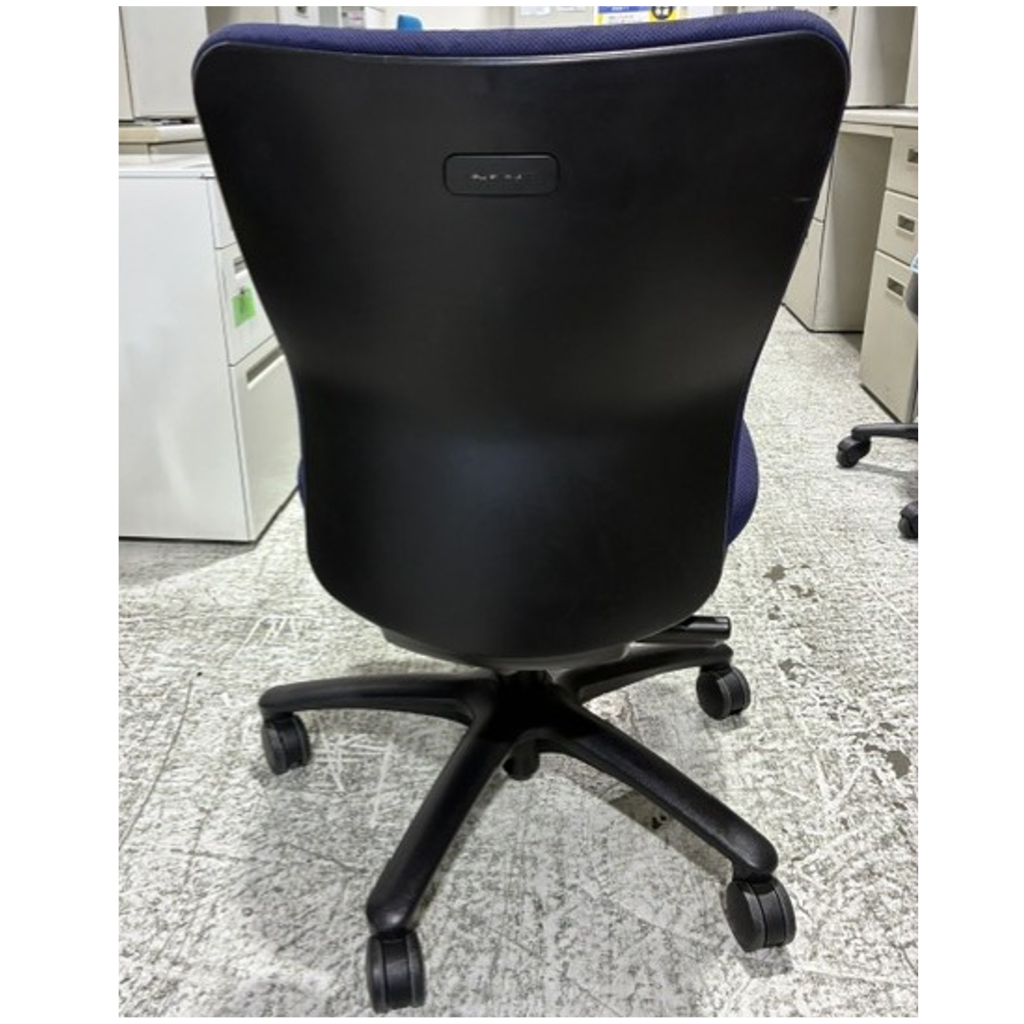 オフィスチェアカロッツァ肘無ネイビー2