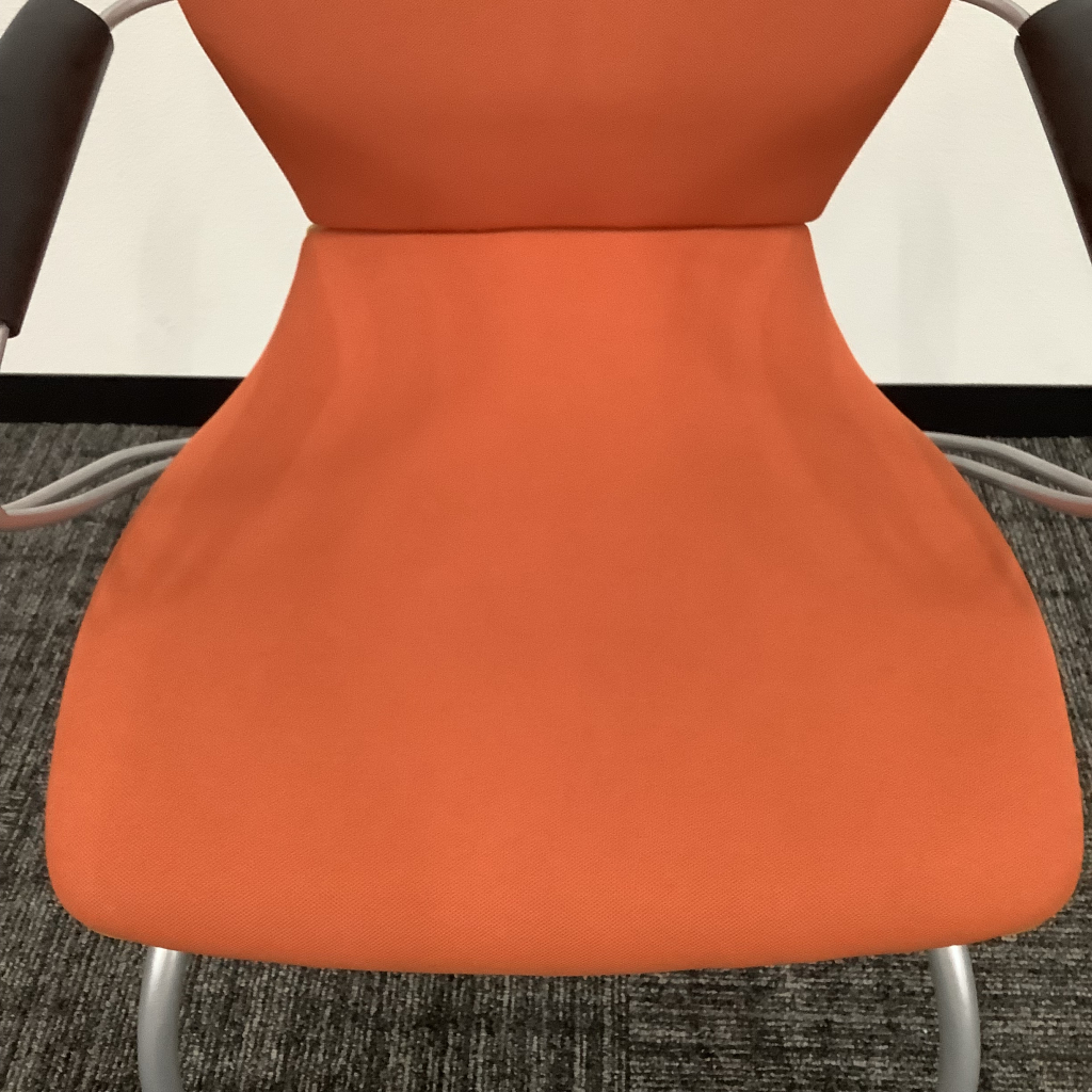 ミーティングチェア 肘有 オレンジSHINTA8