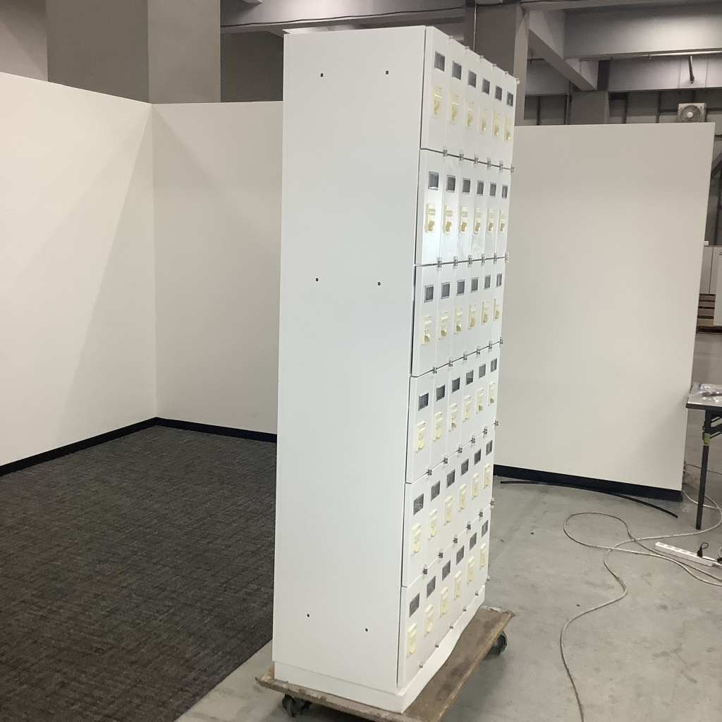貴重品ロッカー 白7