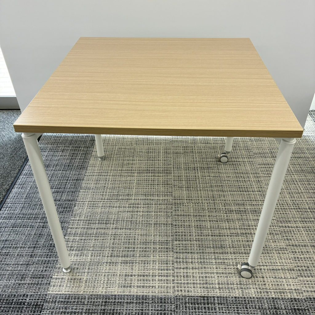 スクエアテーブル木目天板白脚800角1