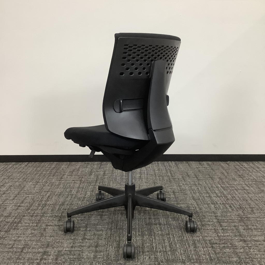 オフィスチェア肘無ウィザードブラック6