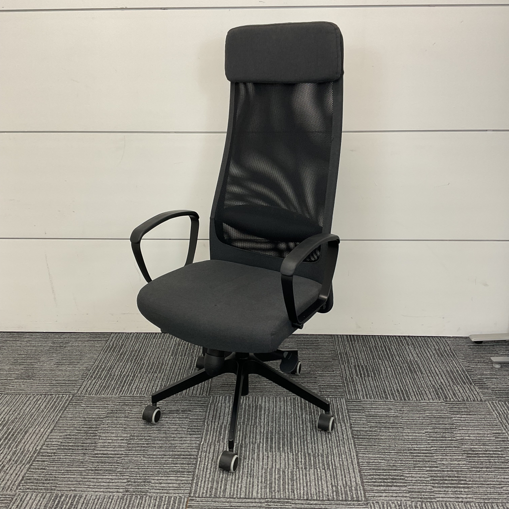 オフィスチェアハイバック ヘッドレスト付 布張り1