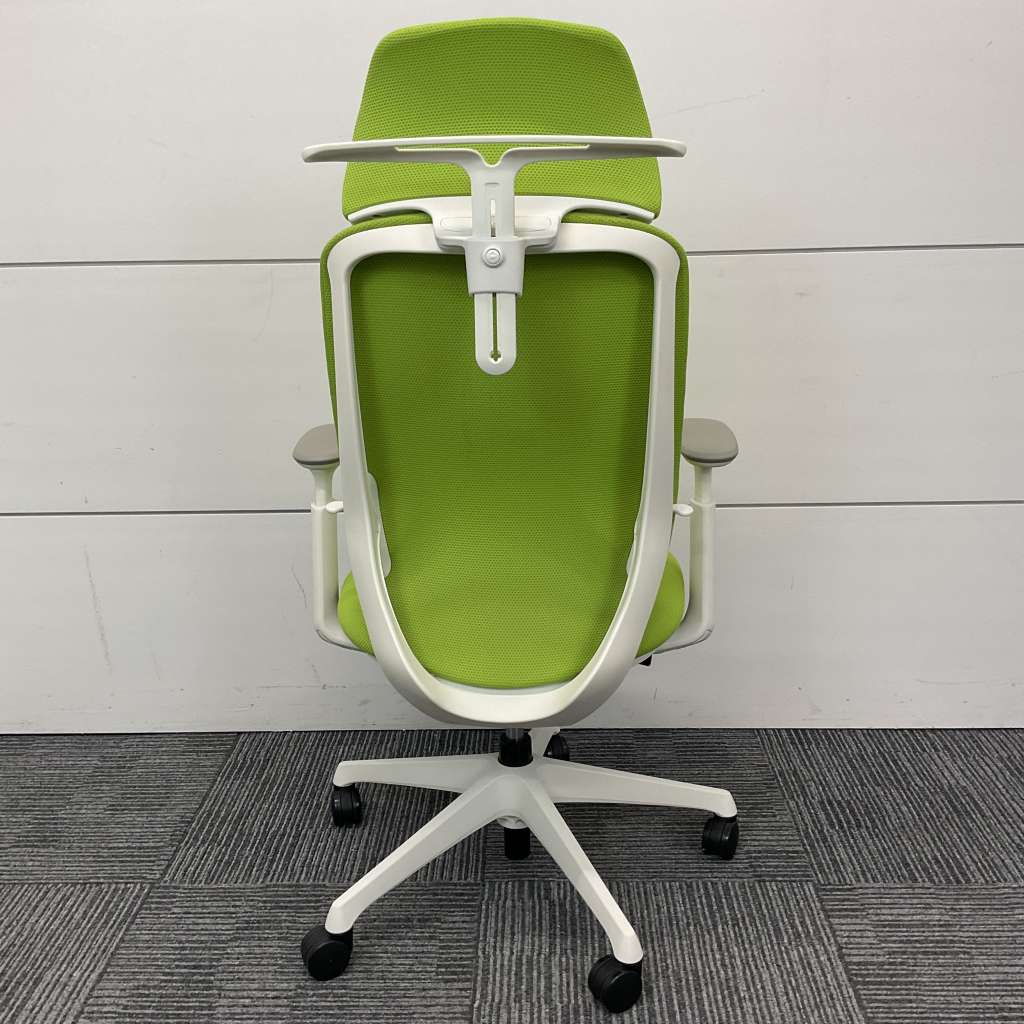 オフィスチェアオカムラ シルフィ ヘッドレスト稼働肘3