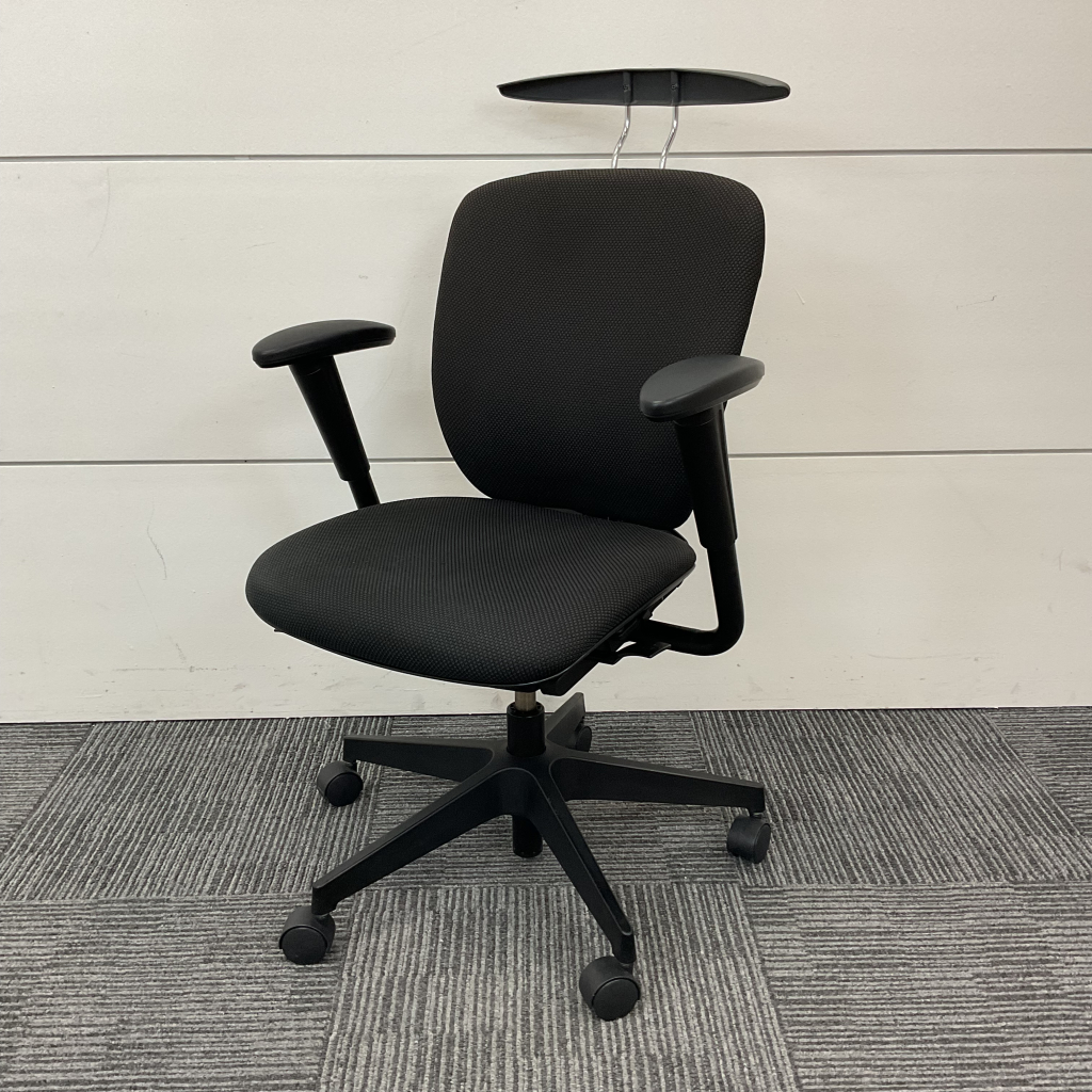 オフィスチェア肘付きプラオ1