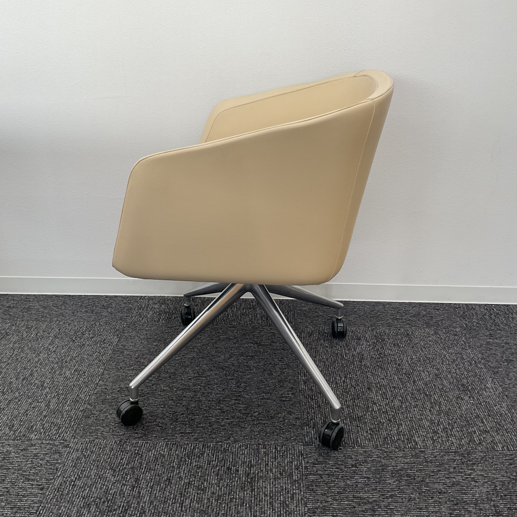 ミーティングチェアキャスター付きベージュ2