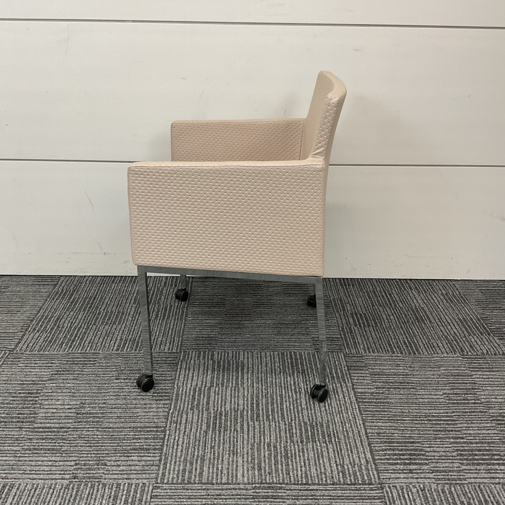 ミーティングチェア4本脚 Proceed ベージュ2
