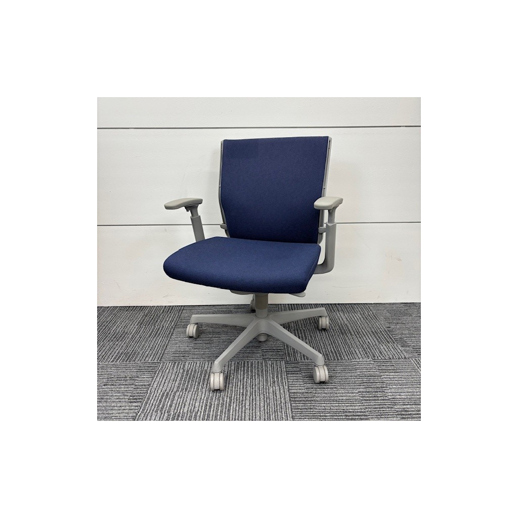 オフィスチェア 稼働肘付オカムラ エスクード1