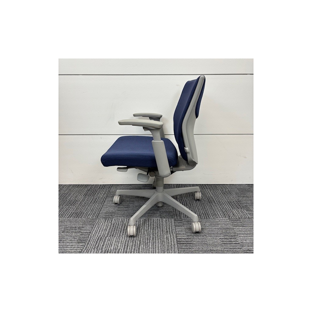 オフィスチェア 稼働肘付オカムラ エスクード2